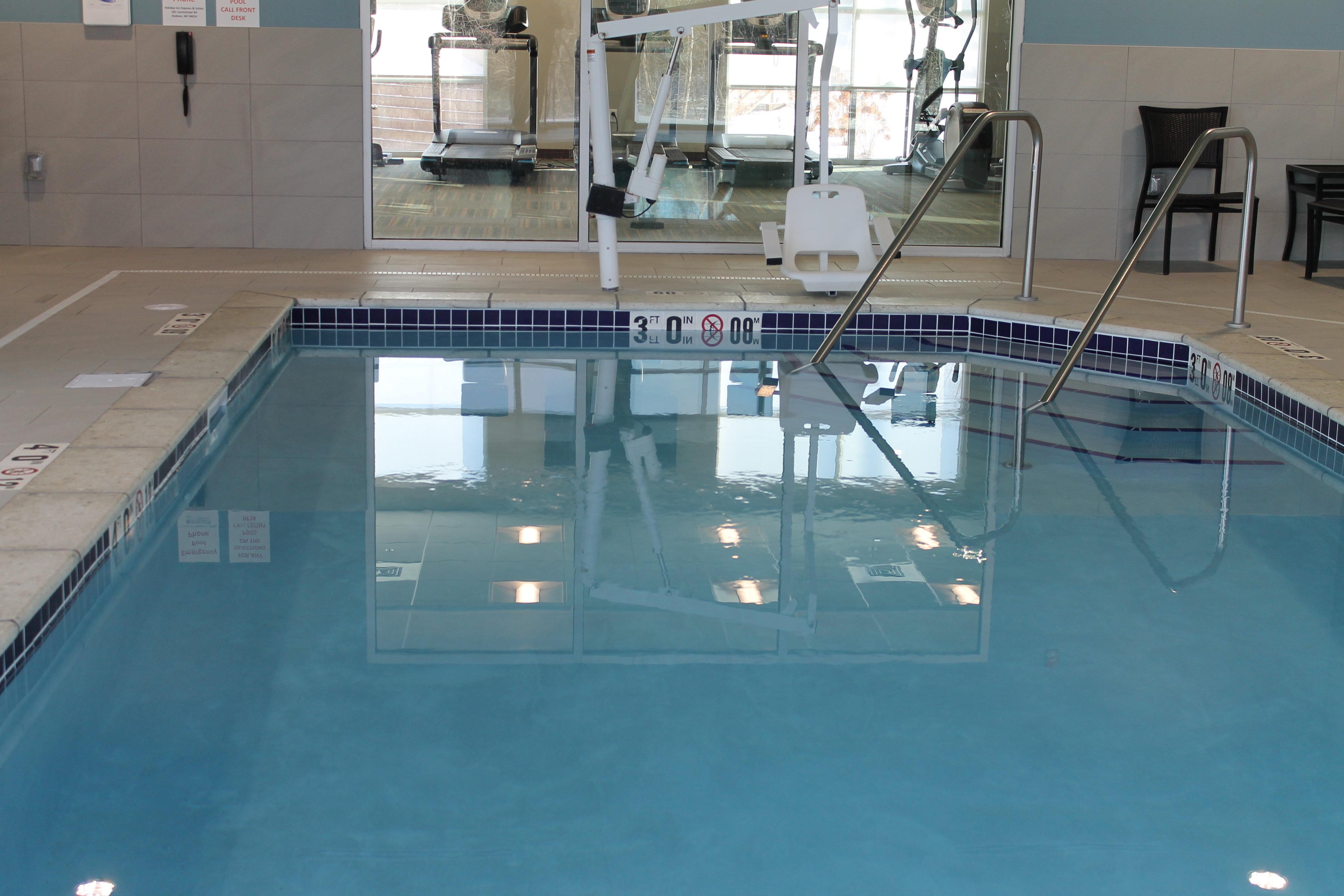 Holiday Inn Express & Suites - Hudson I-94 By Ihg Bagian luar foto